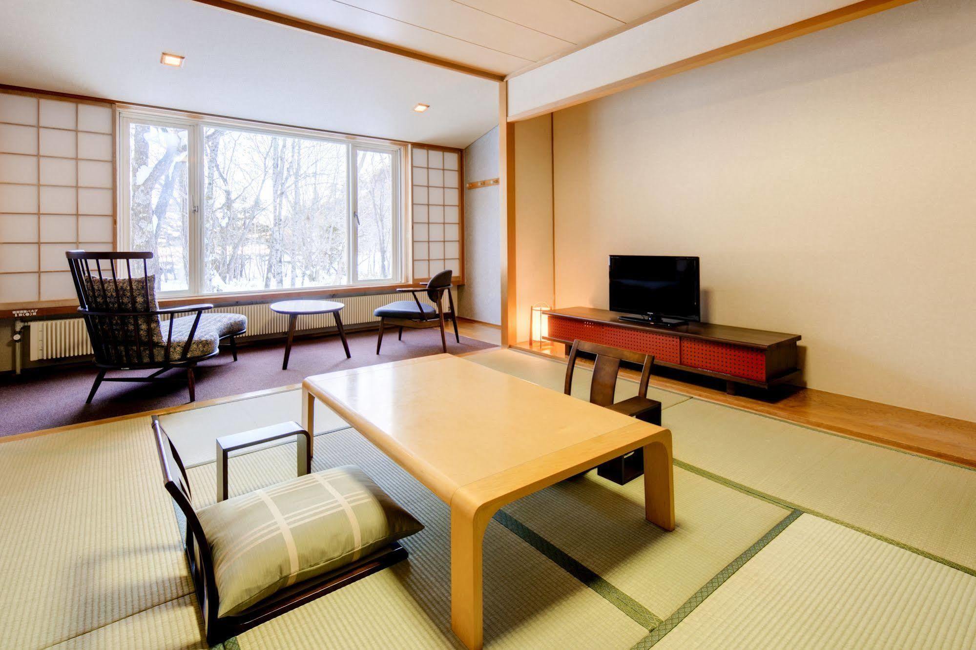 ホテル 休暇村 日光湯元 エクステリア 写真